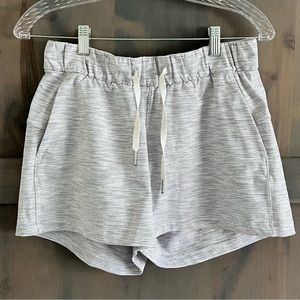 Lululemon Shorts sz 6